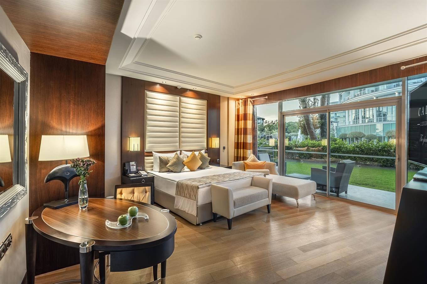 Calista Luxury Resort — Corner suite