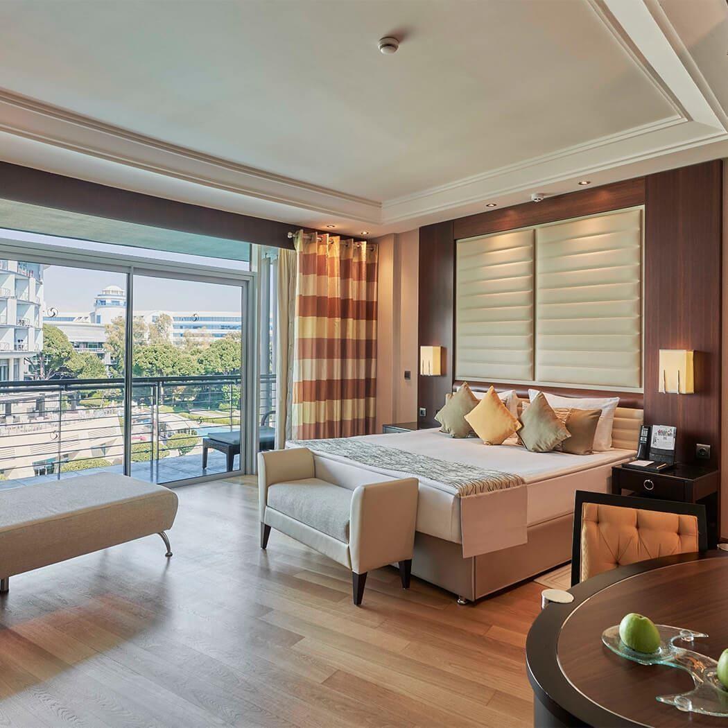 Calista Luxury Resort — Corner suite