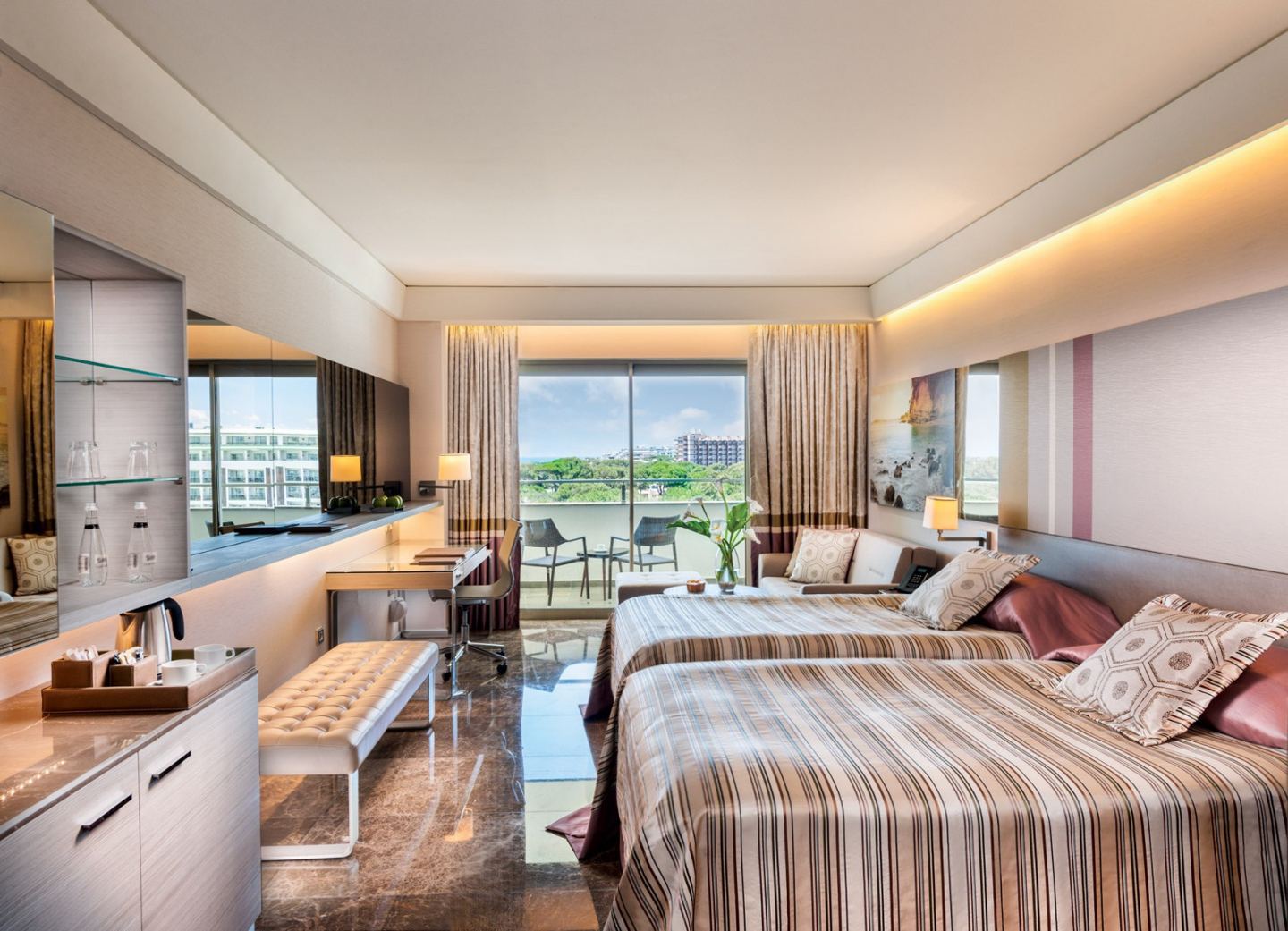 Rixos Premium Belek — Deluxe Land View, интерьер номера